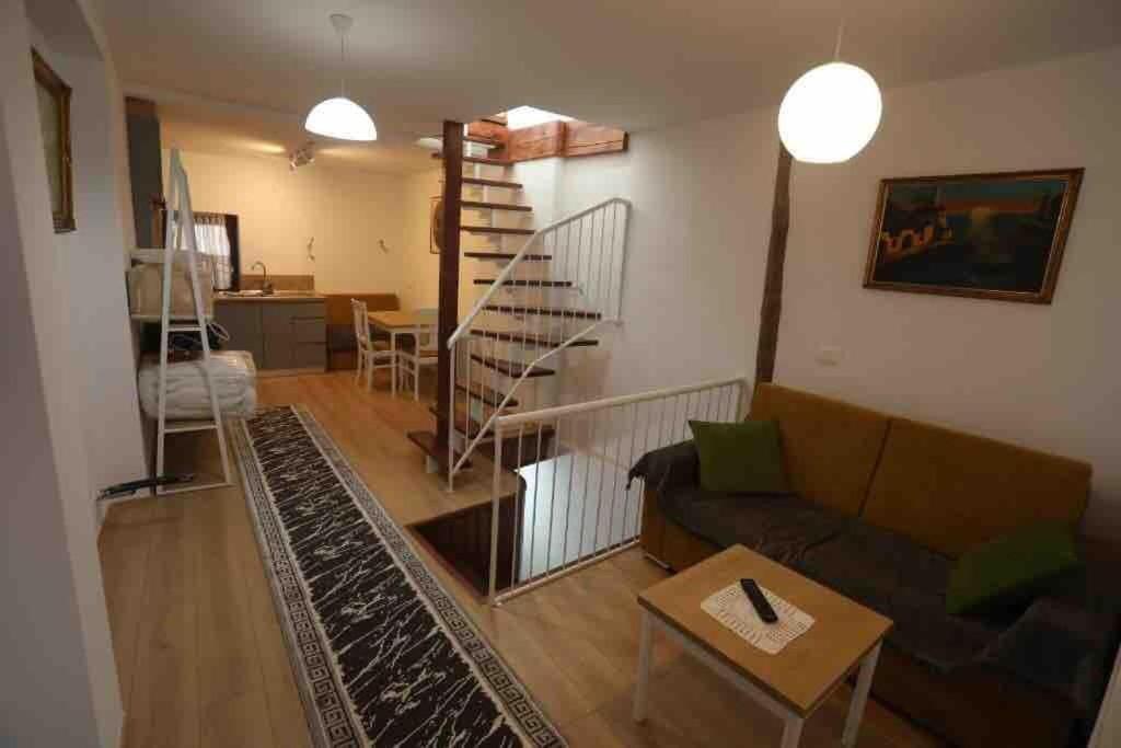Charming House Apartment โปกราเดซ ภายนอก รูปภาพ