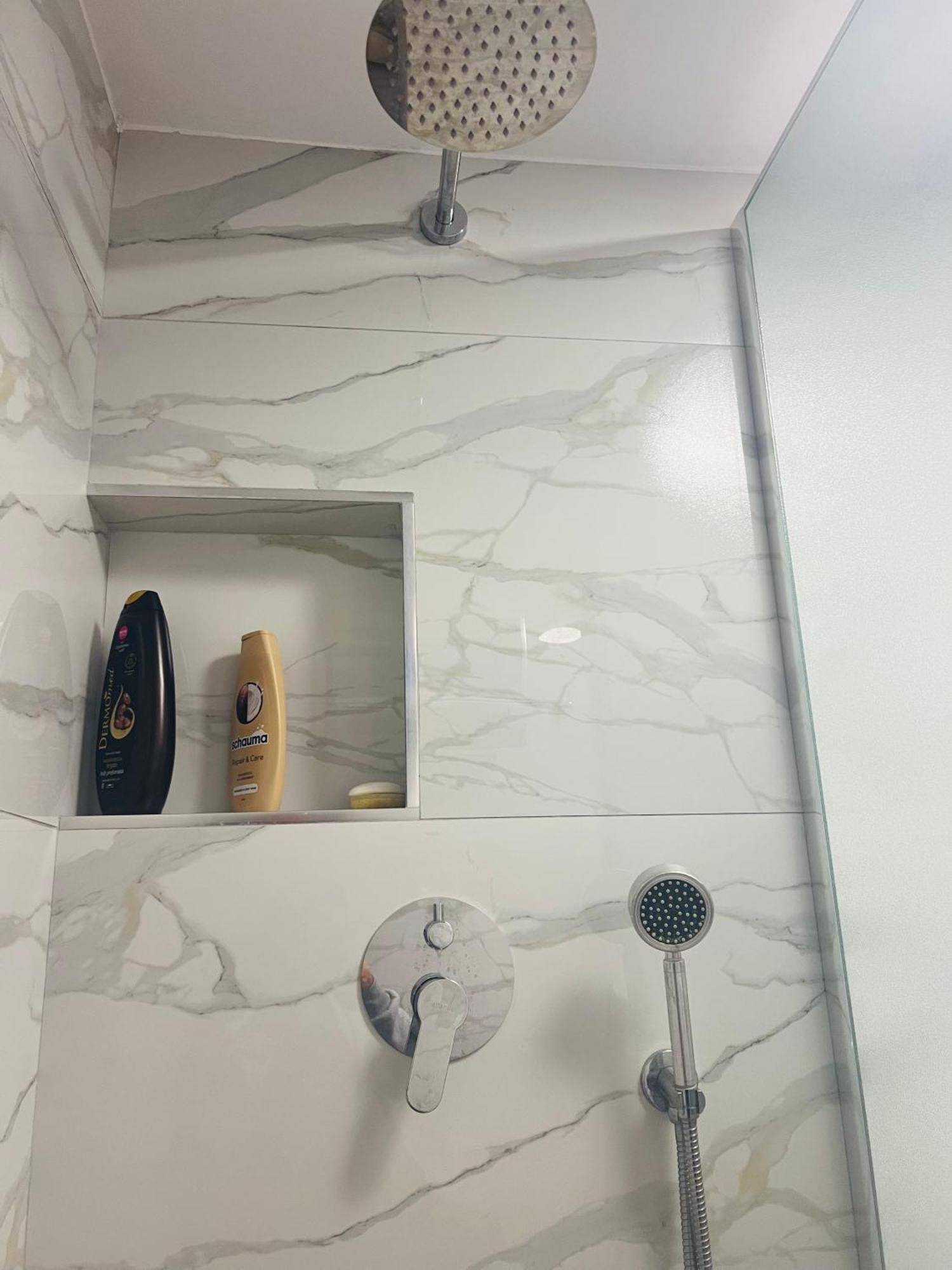 Charming House Apartment โปกราเดซ ภายนอก รูปภาพ